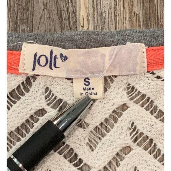 Jolt Womens Small Gray and White Chevron Lace Back Panel Short Sleeve Top - Picture 7 of 13